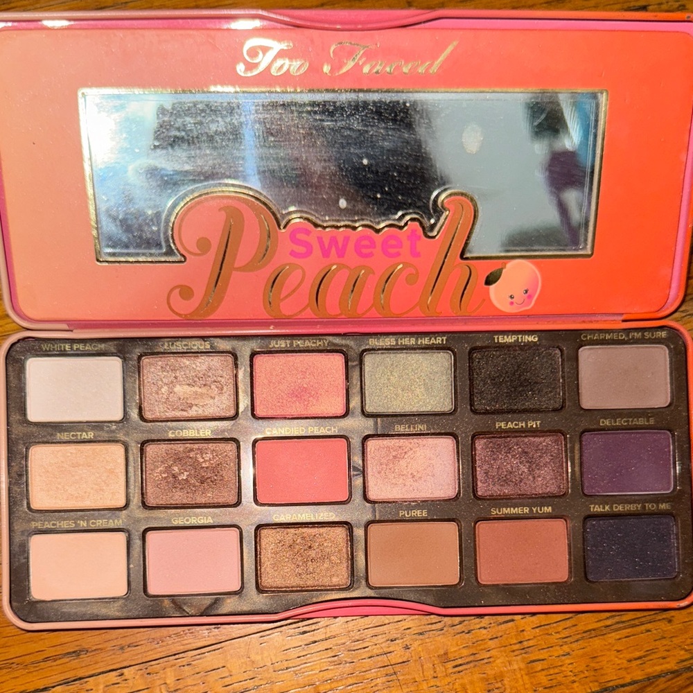 Too Faced Peachy Glam Eyeshadow Palette